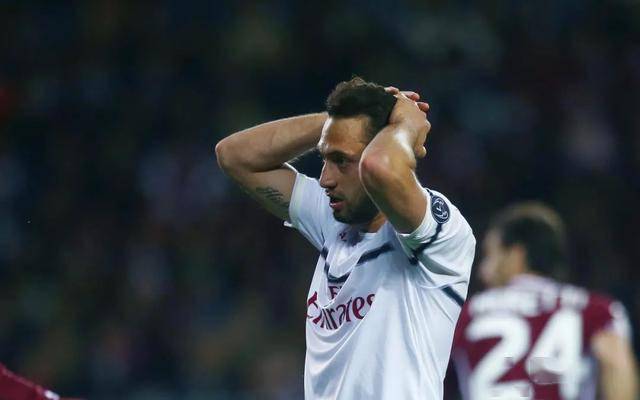  AC米兰中场核心续约谈判,年薪争议陷入僵局  