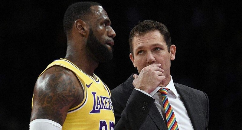  班凯罗两双加致胜封盖魔术爆冷击败凯尔特人